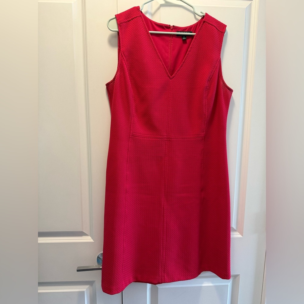 Women’s Sleeveless V-Neck Textured Pink Dress